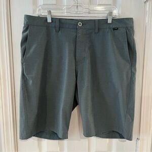 Travis Mathew Men’s Procced With Caution Golf/Casual Shorts  Size 36